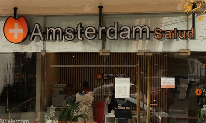 Fachada de una sucursal de Amsterdam Salud